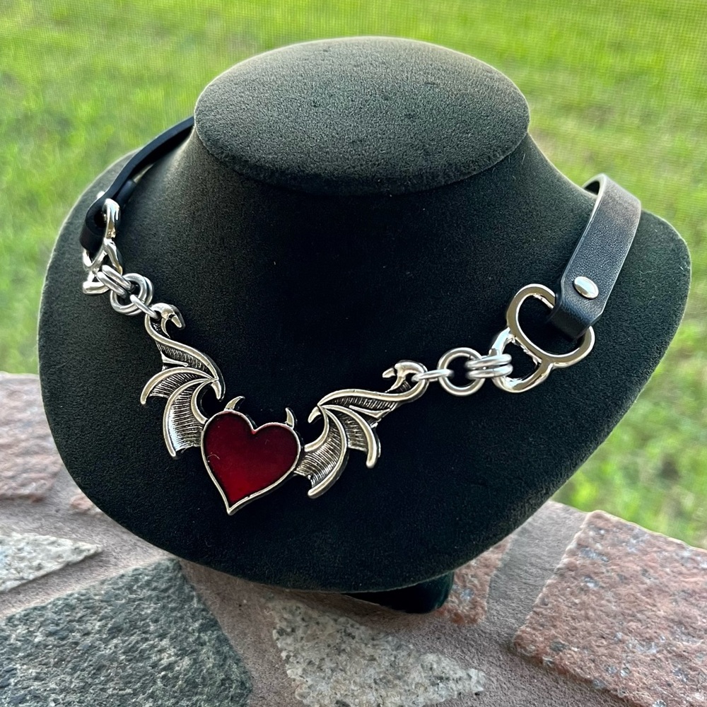 Black leather choker red heart with bat wings and devil horns valentine goth - Picture 8 of 16